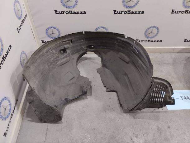 Подкрылок передний Mercedes W251 A2518840620