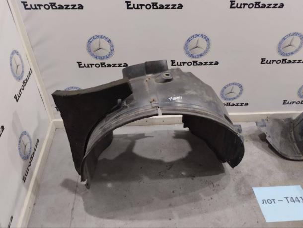 Подкрылок передний Mercedes W251 A2518840620