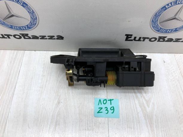 Ручка замка крышки багажника Mercedes W211 A2117400093