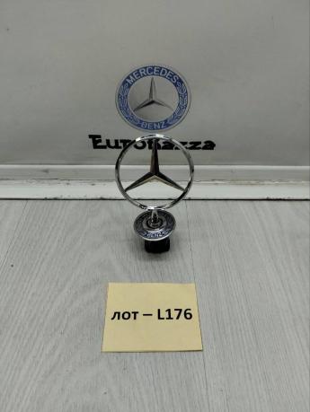 Значок на капот Mercedes W202 A2028800186