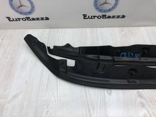 Уплотнитель передней двери Mercedes W211 A2117270330