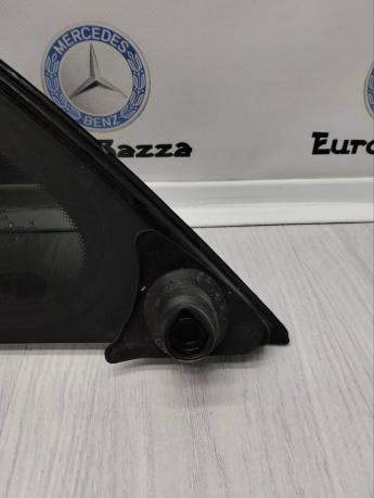 Форточка задняя правая Mercedes W251 А2516703450 А2516703450