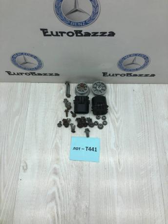 Крепление радиатора Mercedes W251 А2118800030 А2118800030