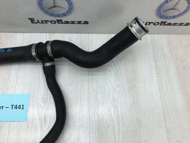 Патрубок радиатора левый Mercedes W251 A2515002975