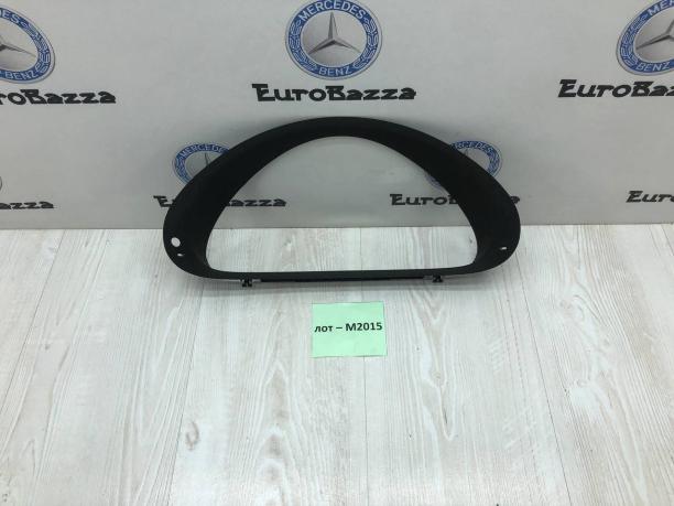 Накладка приборки Mercedes W203 A2035400323