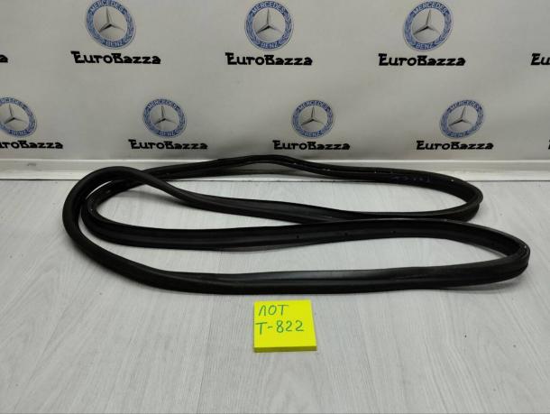 Уплотнитель крышки багажника Mercedes W209 A2097500698