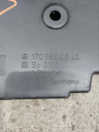 Накладка погрузочного контура Mercedes R170 A1706900525