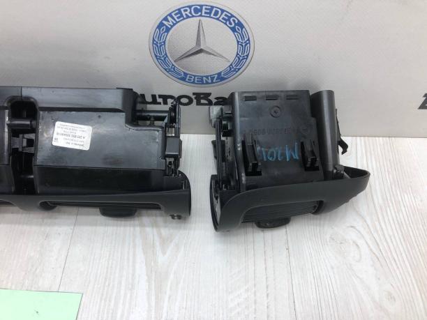 Дефлектор обдува салона Mercedes W203 A2038300654