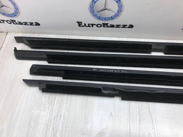 Молдинг стекла двери Mercedes W221 A2216903380