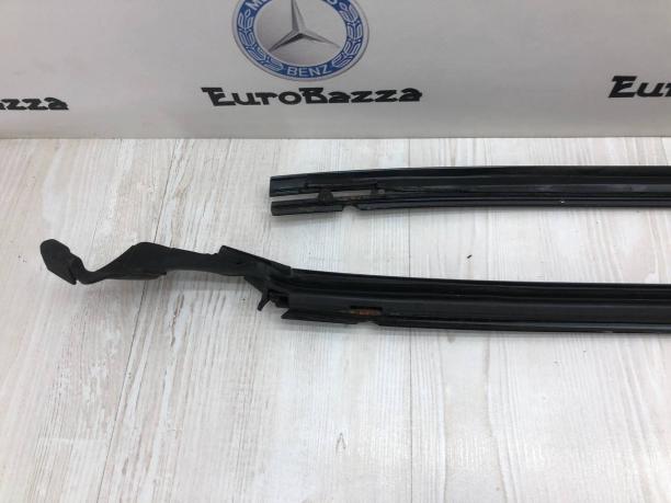 Молдинг ветрового стекла переднего Mercedes W220 A2206982598