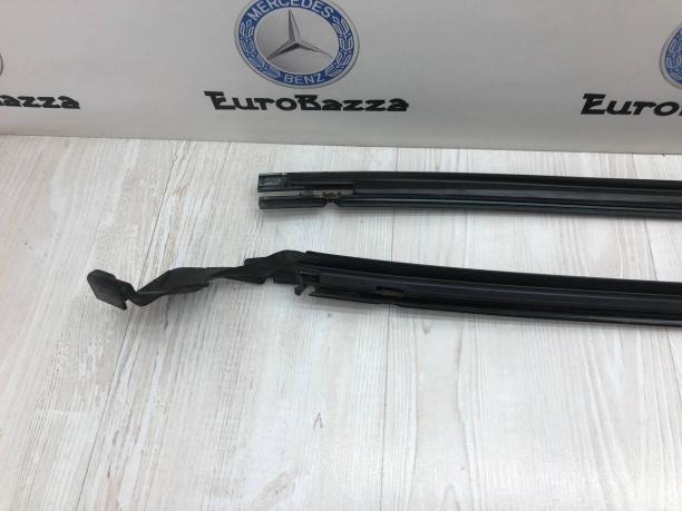 Накладка на лобовое стекло Mercedes W220 A2206982598