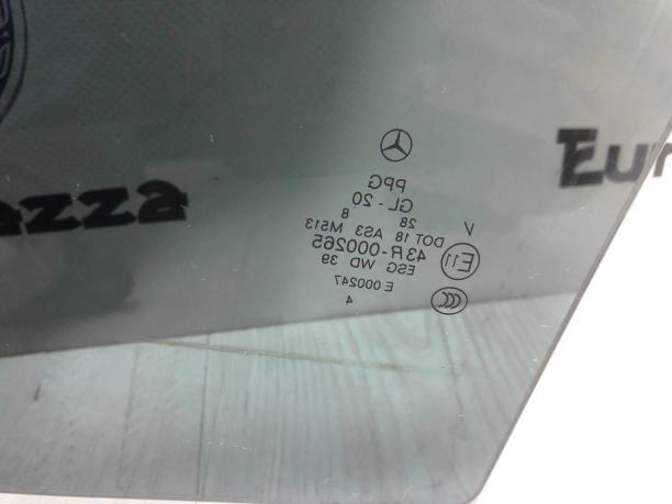 Стекло двери заднее правое Mercedes W251 A2517350210