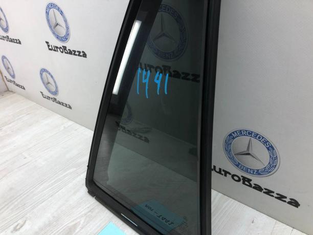 Форточка двери задняя правая Mercedes W251 A2517300255