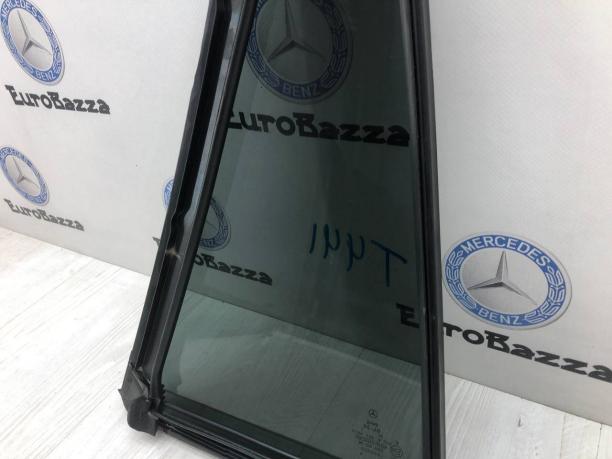 Форточка двери задняя левая Mercedes W251 A2517300155