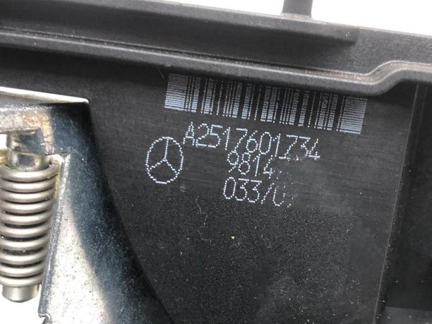 Замок двери передний левый Mercedes W251 А2517200335 А2517200335