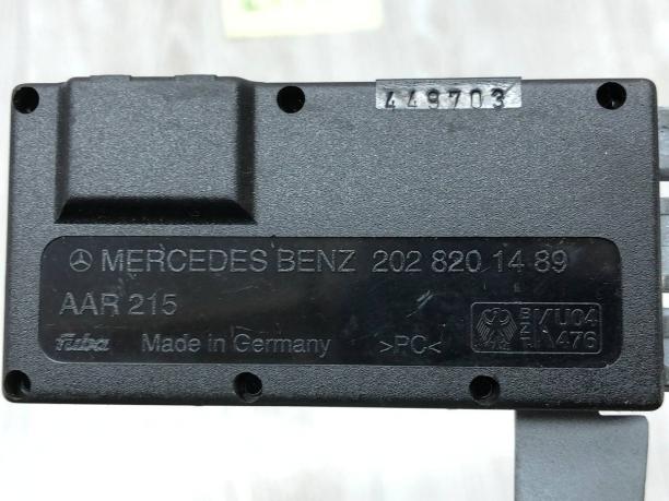 Усилитель антенны Mercedes W202 A2028201489