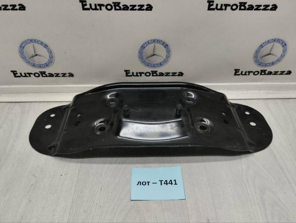 Крепежная пластина Mercedes W251 A2516100326