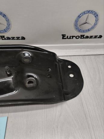 Крепежная пластина Mercedes W251 A2516100326