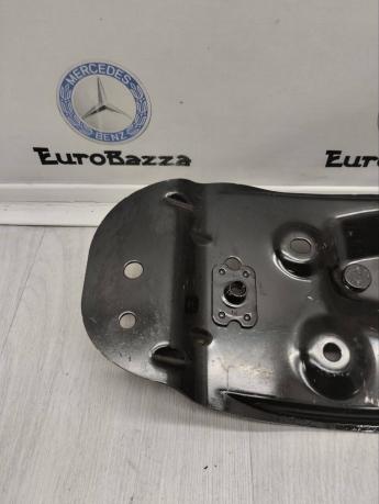 Крепежная пластина Mercedes W251 A2516100326