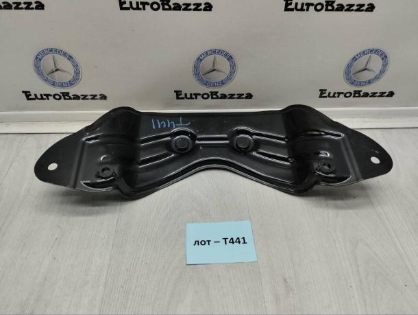 Крепежный щиток днища кузова Mercedes W251 A2516100026