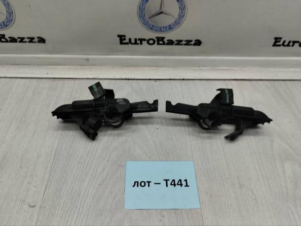 Кронштейн тормозного шланга передний Mercedes W251 A1644210394