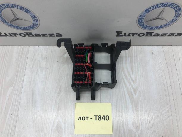 Блок предохранителей на кронштейне Mercedes W202 A0015457901