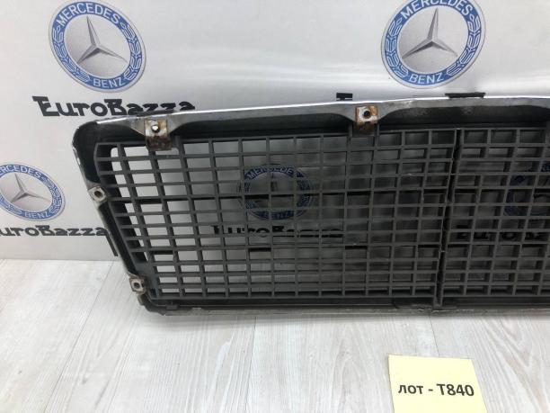 Решетка радиатора Mercedes W202 A2028800083