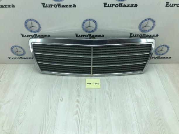 Решетка радиатора Mercedes W202 A2028800083