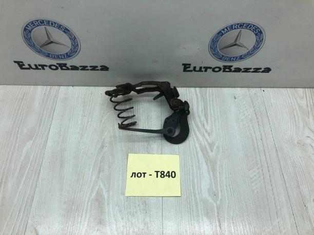 Замок капота Mercedes W202 A2028870027