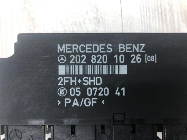 Блок управления стеклоподъемниками Mercedes W202 A2028201026