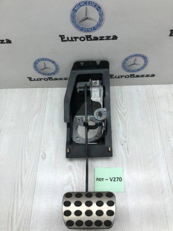 Педаль тормоза Mercedes R230 A2206840718