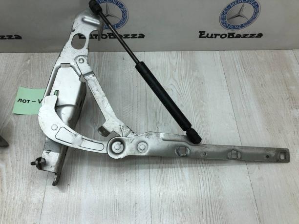 Петля капота Mercedes R230 A2308800128