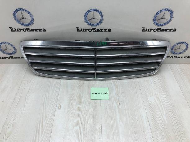 Решётка радиатора хромированная Mercedes W203 A2038800123