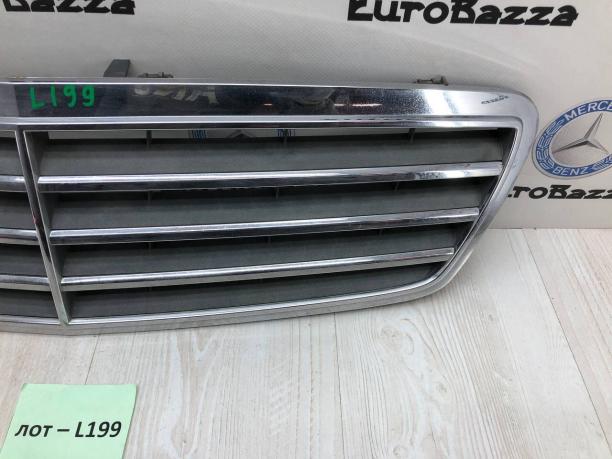 Решётка радиатора хромированная Mercedes W203 A2038800123