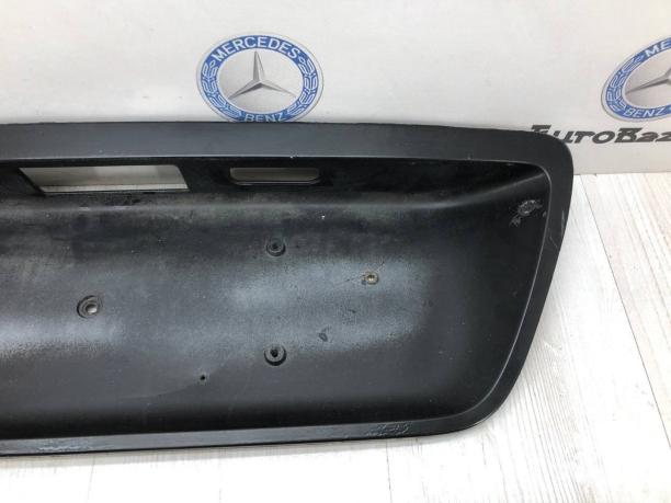 Бленда под номерной знак Mercedes W203 A2037400381