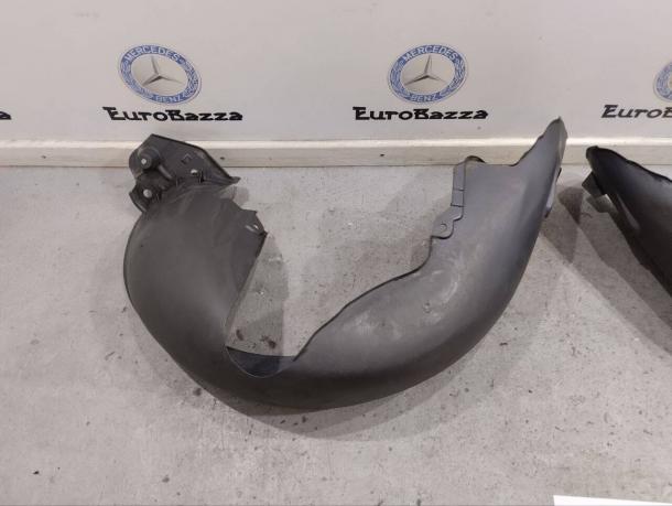 Подкрылок задний Mercedes W220 A2206982130