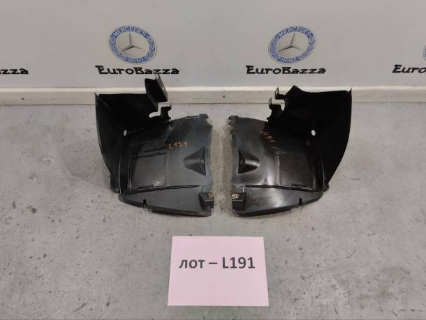 Подкрылок передний Mercedes R170 A1708800124