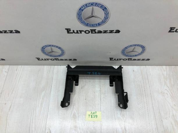 Кронштейн блока управления двигателя Mercedes W211 A2115450147