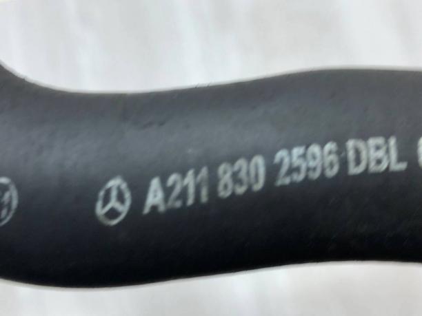 Патрубок отопительного контура Mercedes W211 A2118302596