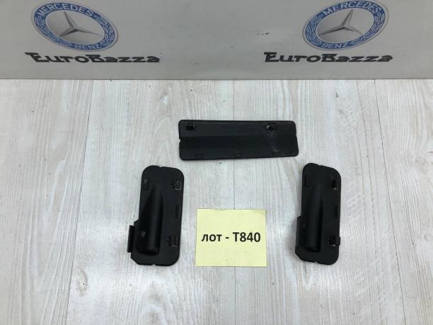 Кронштейн форсунки стеклоомывателя Mercedes W202 A2028890025