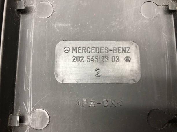 Крышка короба предохранителей Mercedes W202 A2025451303