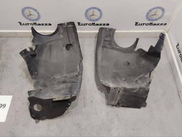 Передние подкрылки Mercedes W203 A2038841122