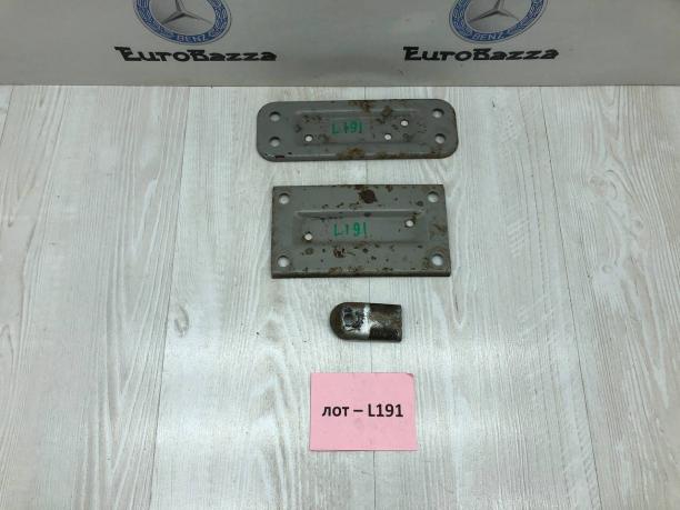 Крепления днища кузова Mercedes R170 A1706190025