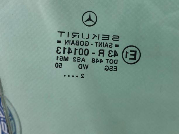 Стекло левой двери Mercedes R230 A2307250110