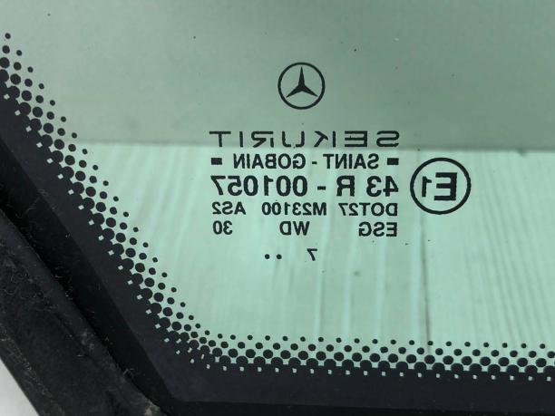 Форточка задняя правая Mercedes W202 Wagon A2026701212