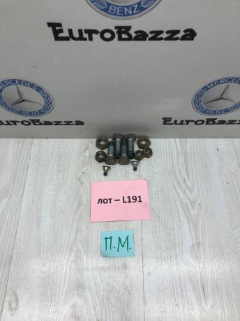 Болт переднего тормозного суппорта Mercedes R170 A1244210171