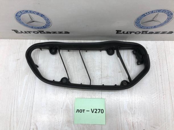 Резиновый уплотнитель решетки капота Mercedes R230 A2308300221