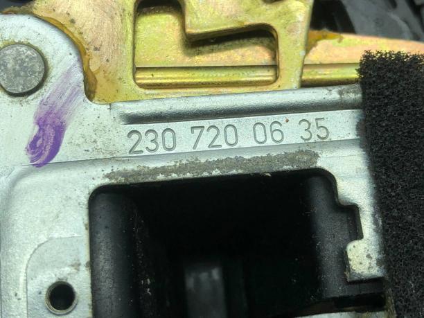 Замок правой двери KeyLess Go Mercedes R230 А2307200635 А2307200635