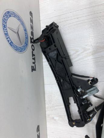 Замок правой двери KeyLess Go Mercedes R230 А2307200635 А2307200635