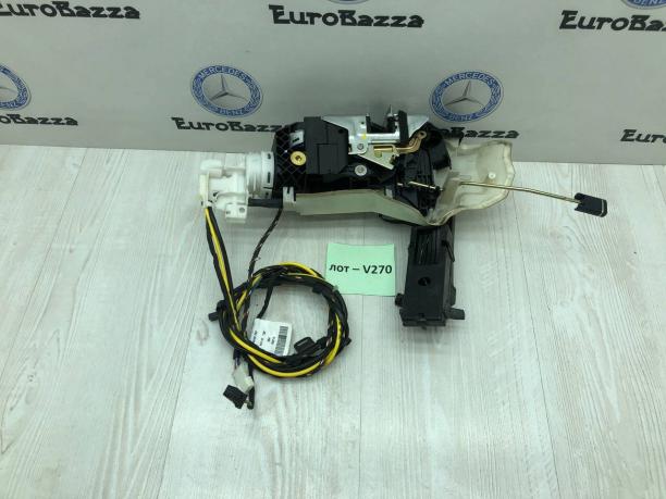 Замок левой двери KeyLess Go Mercedes R230 А2307200735 А2307200735